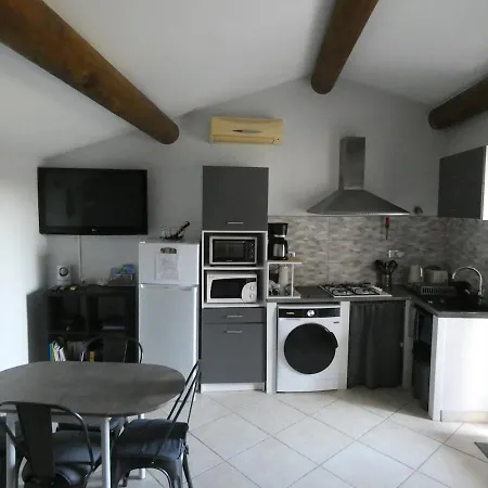 La Sarriette Provencale Apartment *